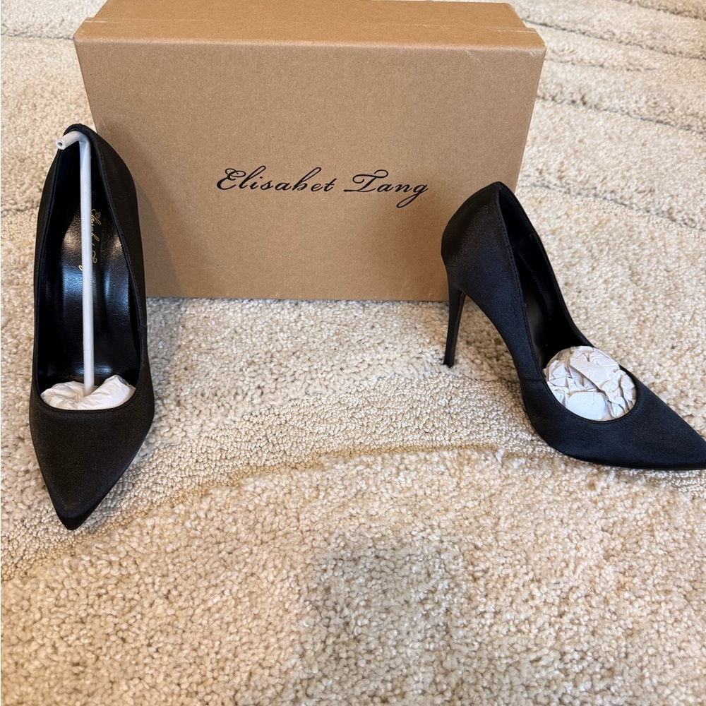 Black Satin 4.7 Inch Women's Pumps